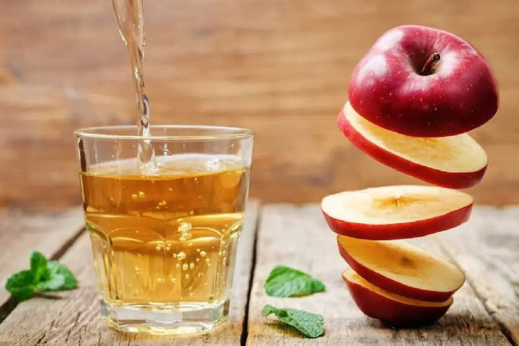 Can I Drink Apple Juice With A Sore Throat?