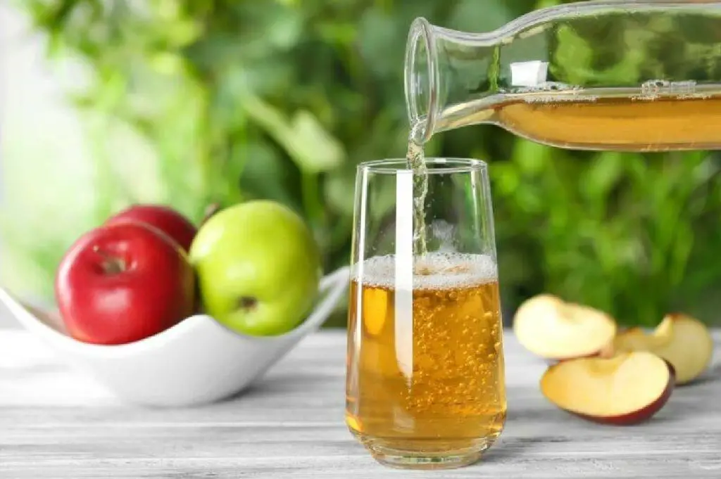 Does Apple Juice Dehydrate You?
