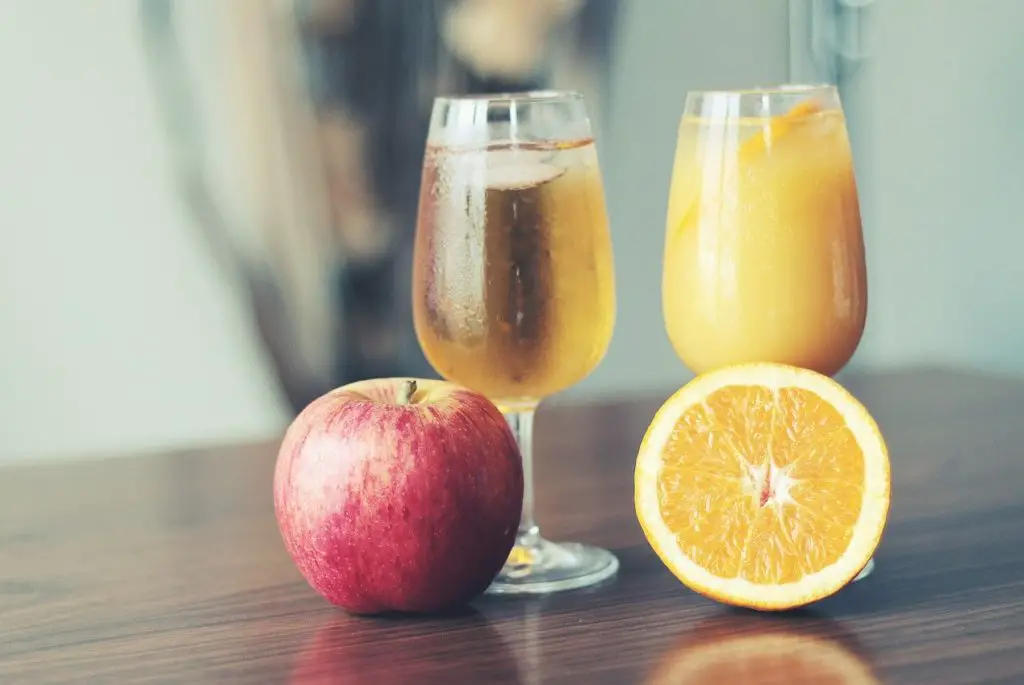 Is Apple Juice Or Orange Juice Better?