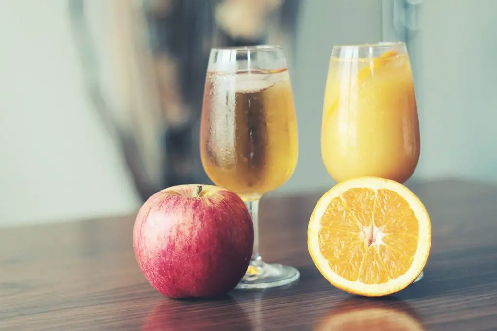 Is Orange Juice Or Apple Juice Better?
